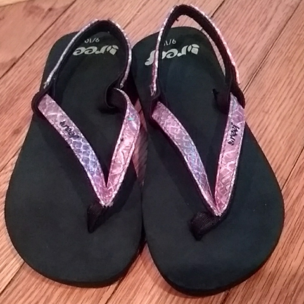 New pink girls Reef flip-flops w. removable strap